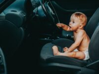Choosing Baby-Friendly Airlines: Amenities Comparison