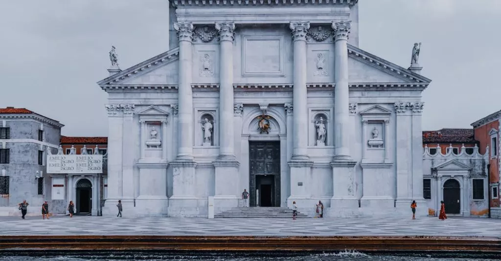 Downloaded Image5dca40331841